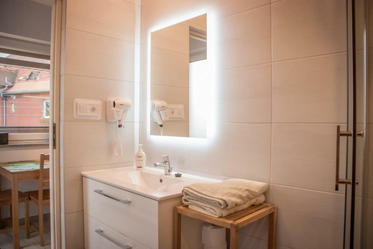 Noclegi "Boczna 5A" Apartamenty Goscinne Szczawno-Zdroj Bagian luar foto