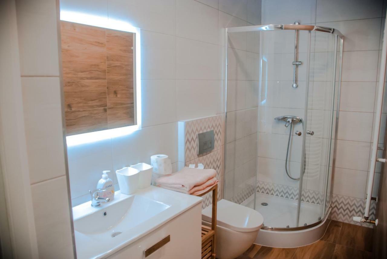 Noclegi "Boczna 5A" Apartamenty Goscinne Szczawno-Zdroj Bagian luar foto