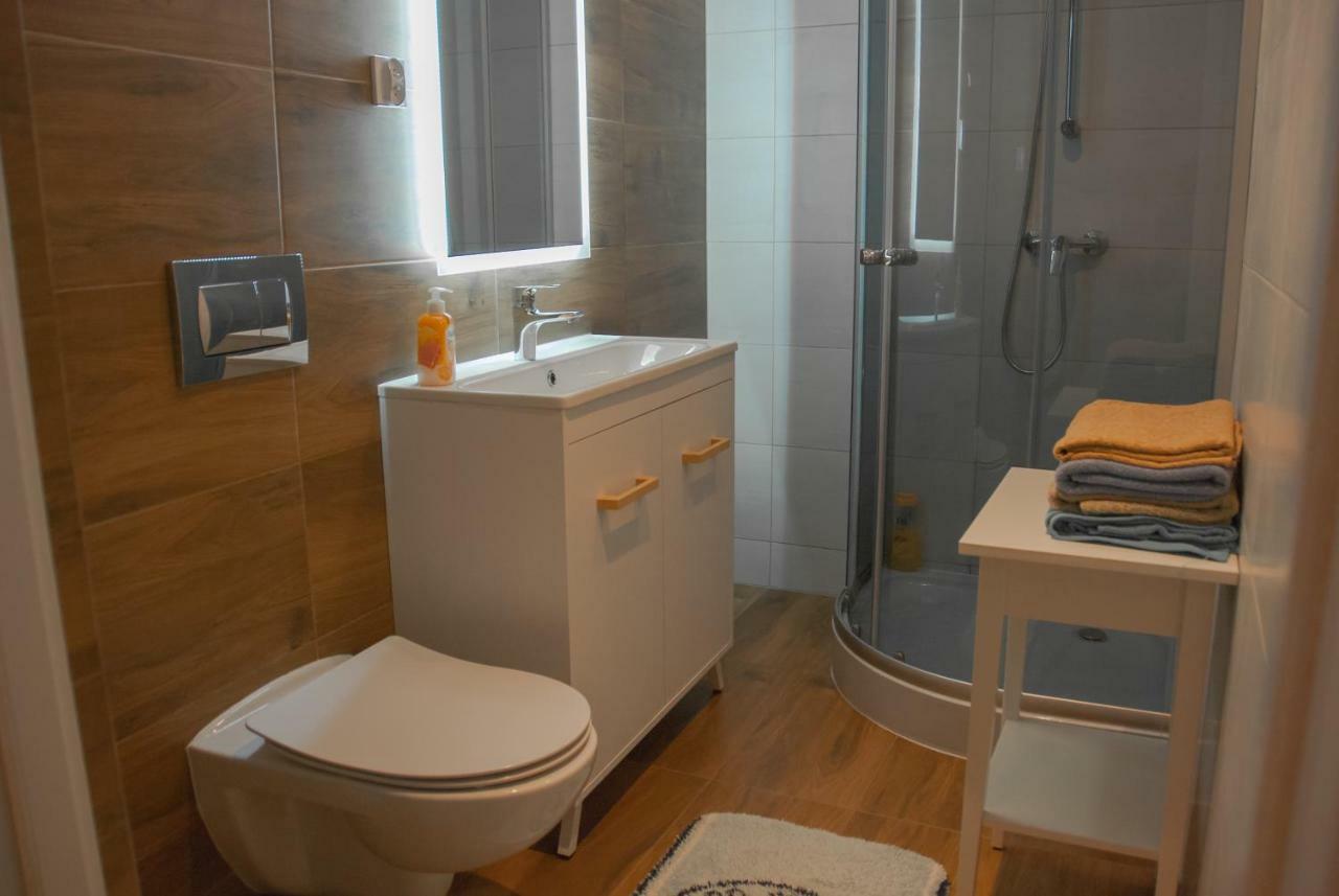 Noclegi "Boczna 5A" Apartamenty Goscinne Szczawno-Zdroj Bagian luar foto