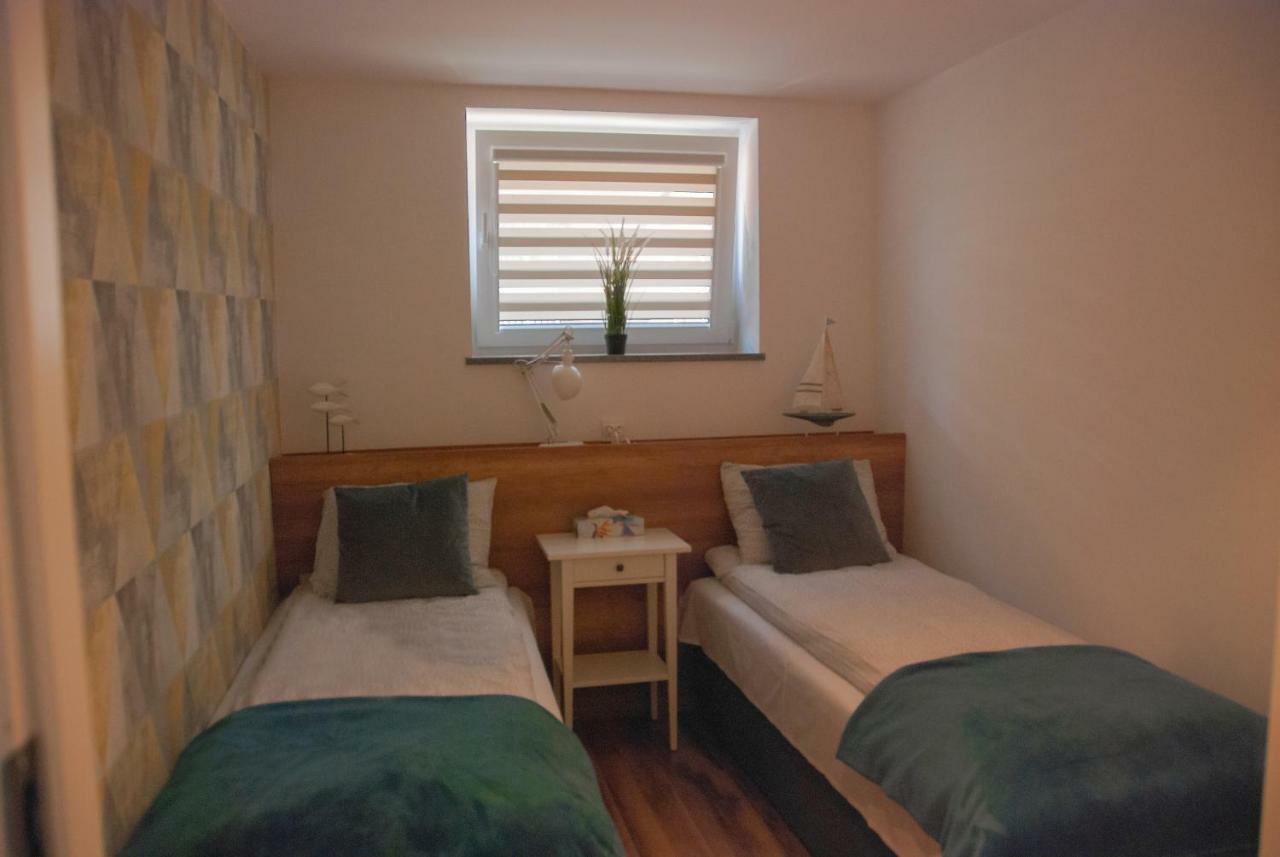 Noclegi "Boczna 5A" Apartamenty Goscinne Szczawno-Zdroj Bagian luar foto